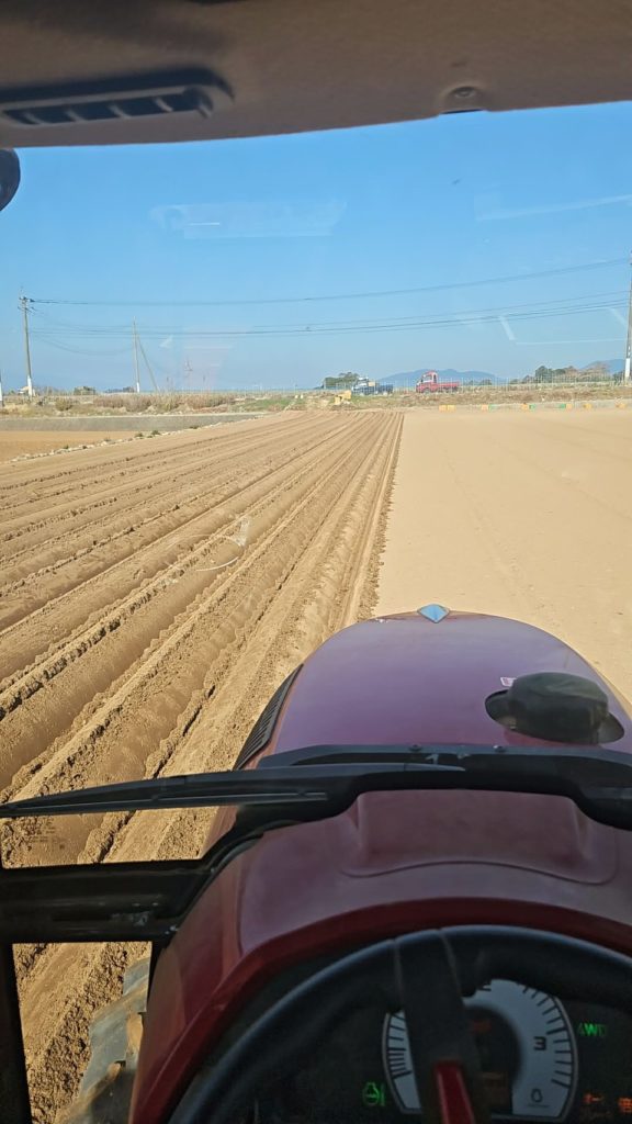 ジャガールダブル植え付けと倍土完了！